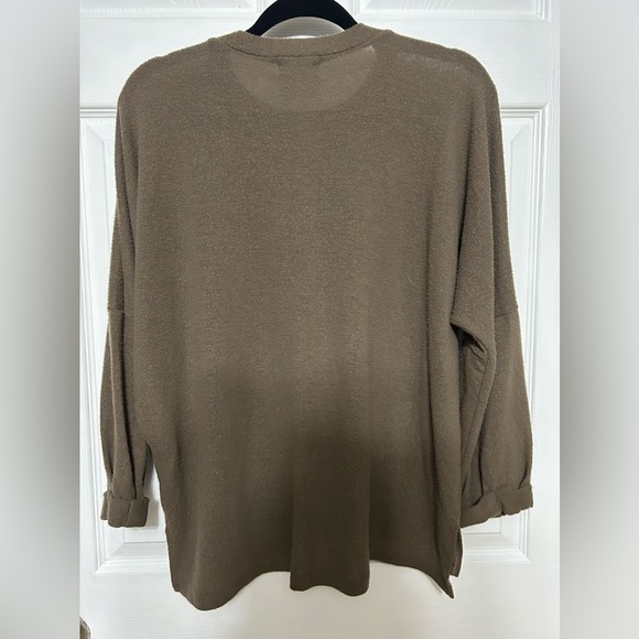 𝅺johnny becca size Large oversized long sleeve sweater - Picture 10 of 10